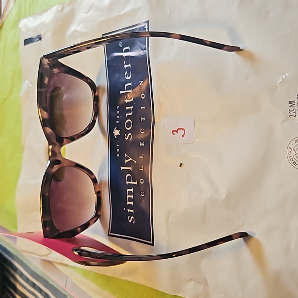 Simply Southern Sunglasses and Blu light filtering glasses - Picture 7 of 12